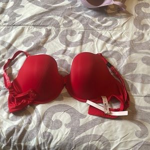 Victoria’s Secret Underwire Bra 38DD